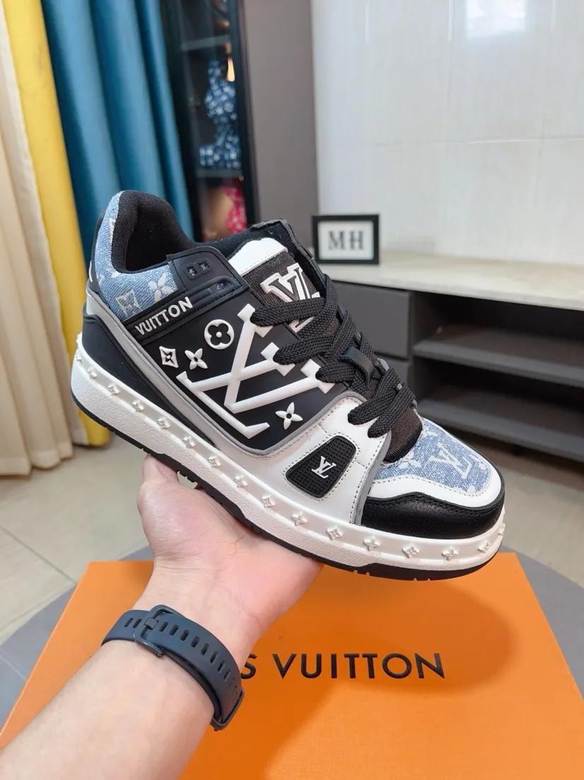 Men's men's shoes 💰620🌹🌹 Comes with a full set of packaging "Loui* Vuitto*" LV's new Gaobang sports and casual shoes. Imported first-layer cowhide ➕ Imported sheepskin lining is high-end and comfortable, and the original outsole is light and wear-resistant! Purely handmade, details determine quality! Code number 38-44